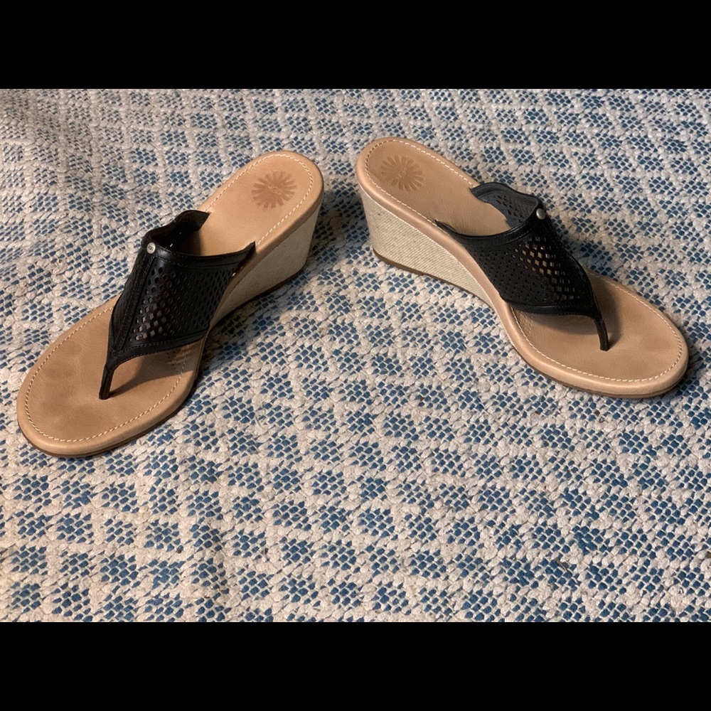 *PRICE DROP*  Uggs Solena Wedge sz 10